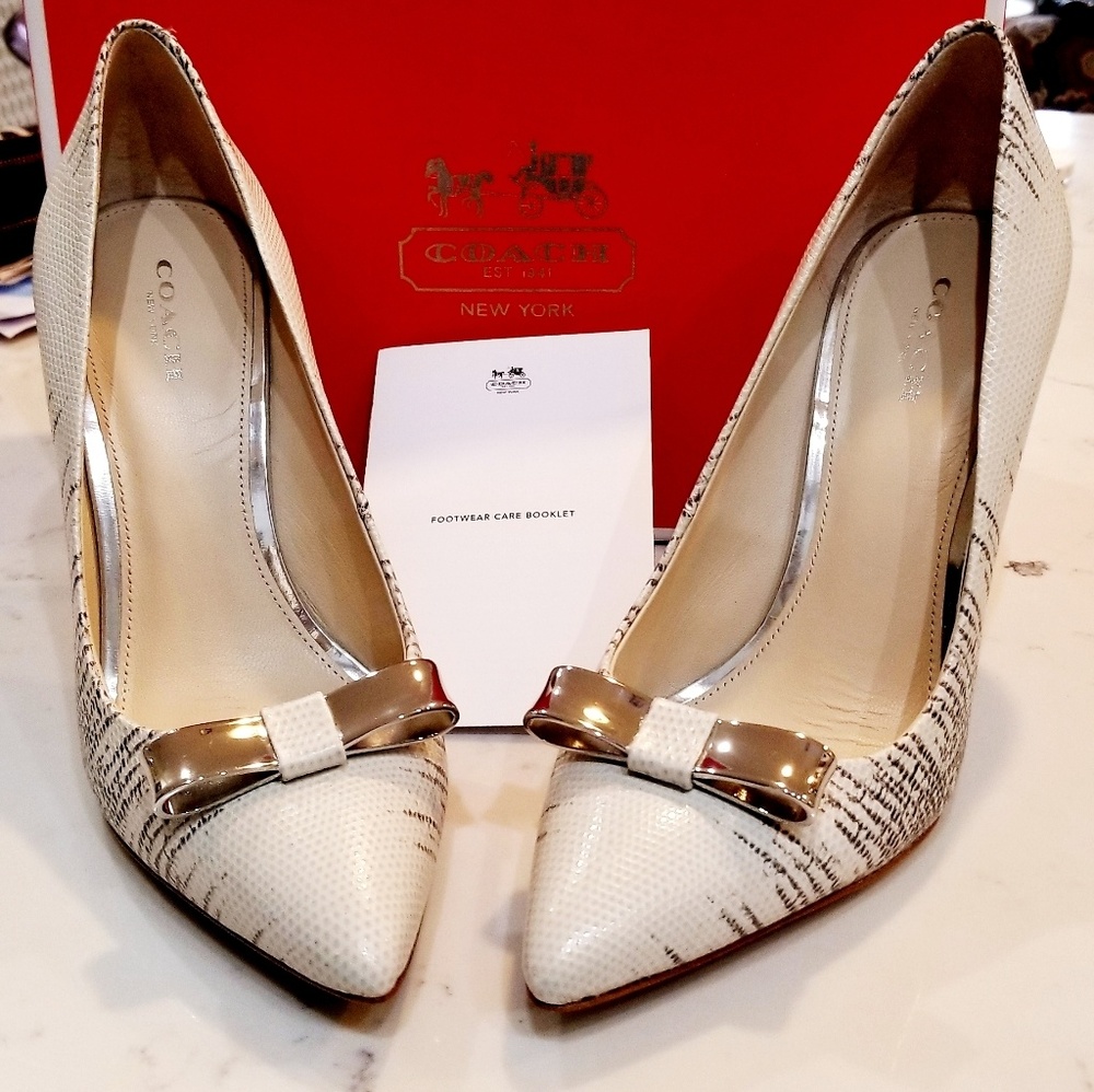 Coach leather pumps